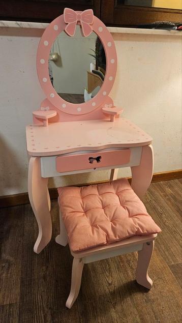 Make up tafeltje Playtime  beschikbaar voor biedingen