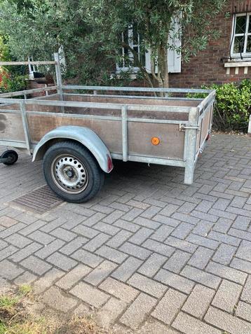 Aanhangwagen in perfecte staat beschikbaar voor biedingen