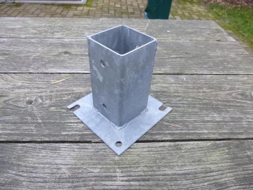 Een paalhouder op voet., Tuin en Terras, Palen, Balken en Planken, Gebruikt, Ophalen