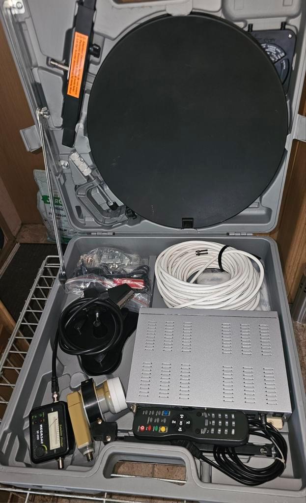 Sateliet&ontvanger camping set compleet., Audio, Tv en Foto, Schotelantennes, Gebruikt, Ophalen