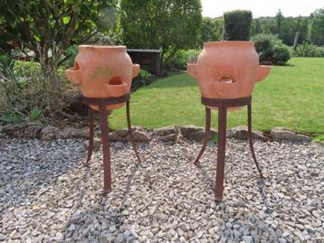 2 pots en terre cuite sur support en fer forgé, Enlèvement, Utilisé