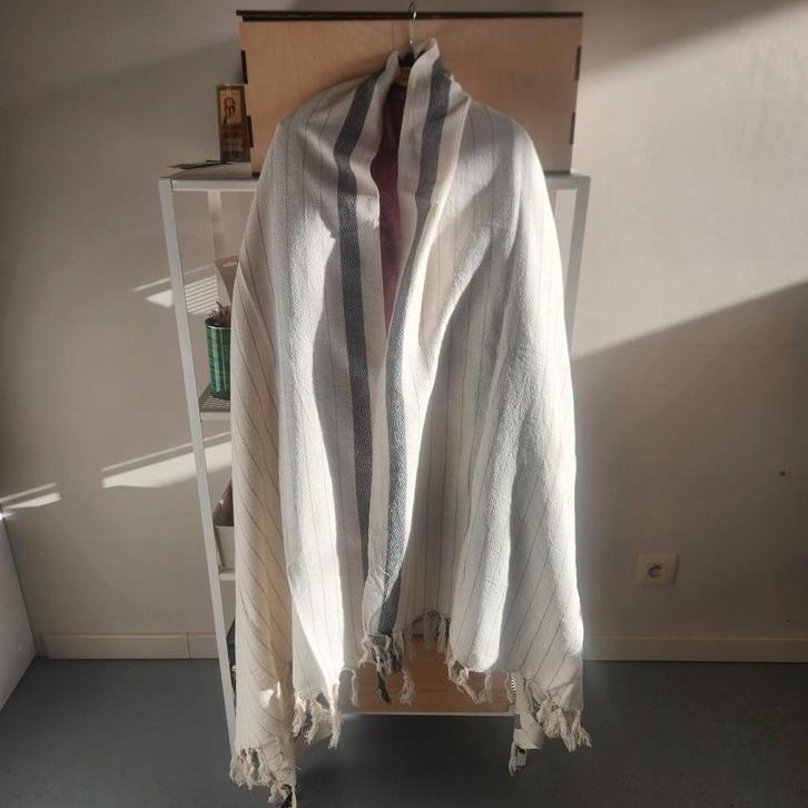 Luxe multifunctionele sjaal – Handgeweven 100% Vredeszijde, Kleding | Dames, Mutsen, Sjaals en Handschoenen, Nieuw, Sjaal, Ophalen of Verzenden