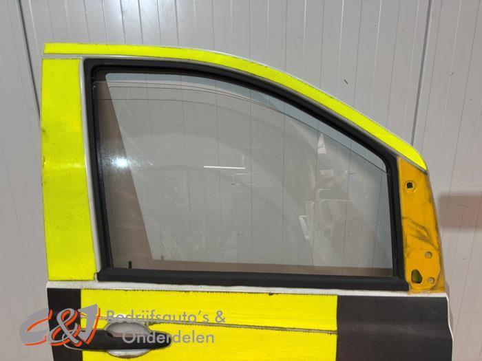 Portier 2Deurs rechts van een Mercedes Vito (1212), Auto-onderdelen, Carrosserie, Deur, Mercedes-Benz, Gebruikt, 3 maanden garantie