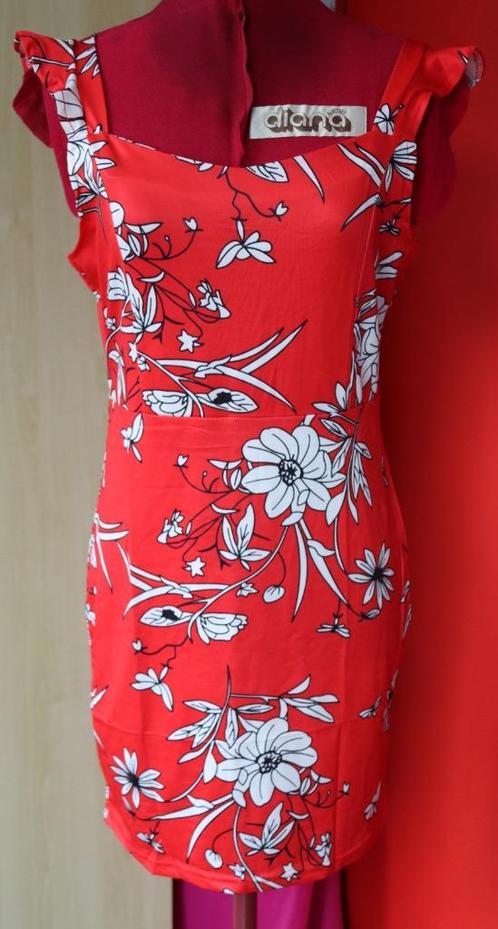 nieuw jurk rood met witte bloemen S, Kleding | Dames, Jurken, Nieuw, Maat 36 (S), Rood, Boven de knie, Ophalen of Verzenden