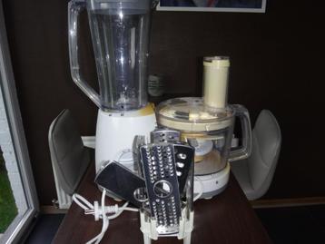  Keukenmachine met accessoires  beschikbaar voor biedingen