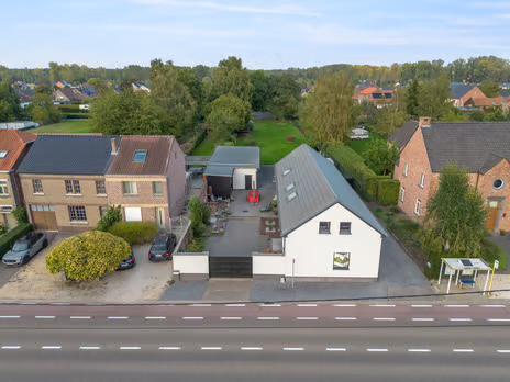 Te koop Instapklare woning te Bilzen, Immo, Huizen en Appartementen te koop, Provincie Limburg, 1500 m² of meer, Vrijstaande woning