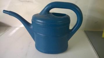 Gieter 2 liter beschikbaar voor biedingen
