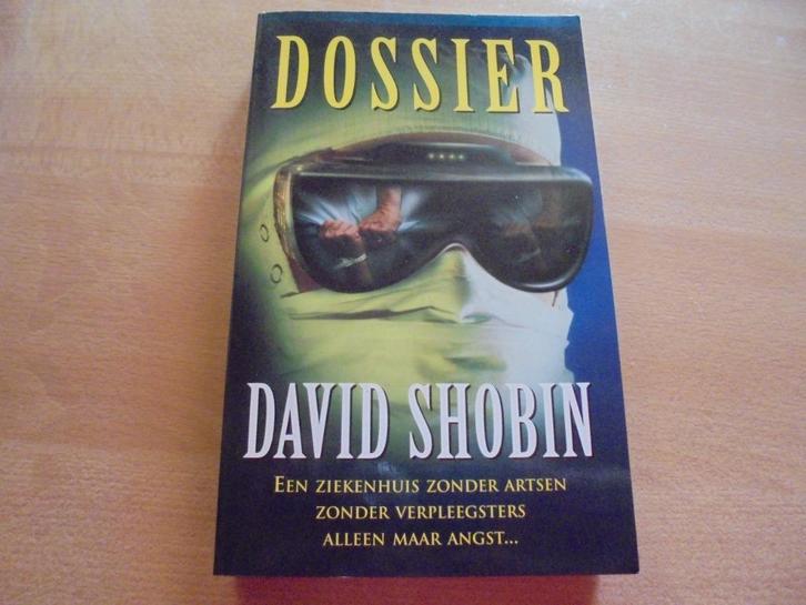 Boek : Dossier, Boeken, Thrillers, Zo goed als nieuw, Ophalen of Verzenden