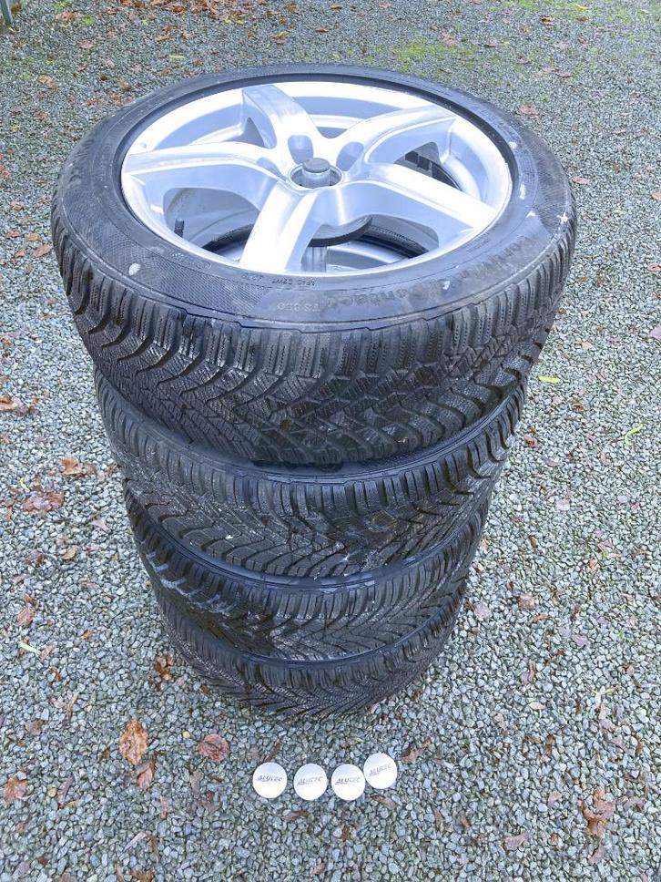 17 inch velgen met Continental winterbanden 225/50 R17, Auto-onderdelen, Banden en Velgen, Velg(en), Winterbanden, 17 inch, 225 mm