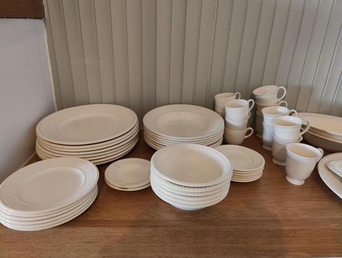 WEDGWOOD Eet- en koffieservies, Antiek en Kunst, Antiek | Servies compleet, Ophalen