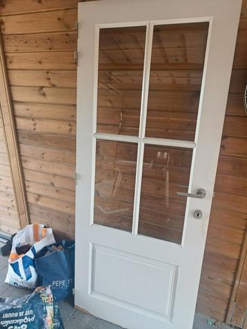 2 binnendeuren met glas beschikbaar voor biedingen