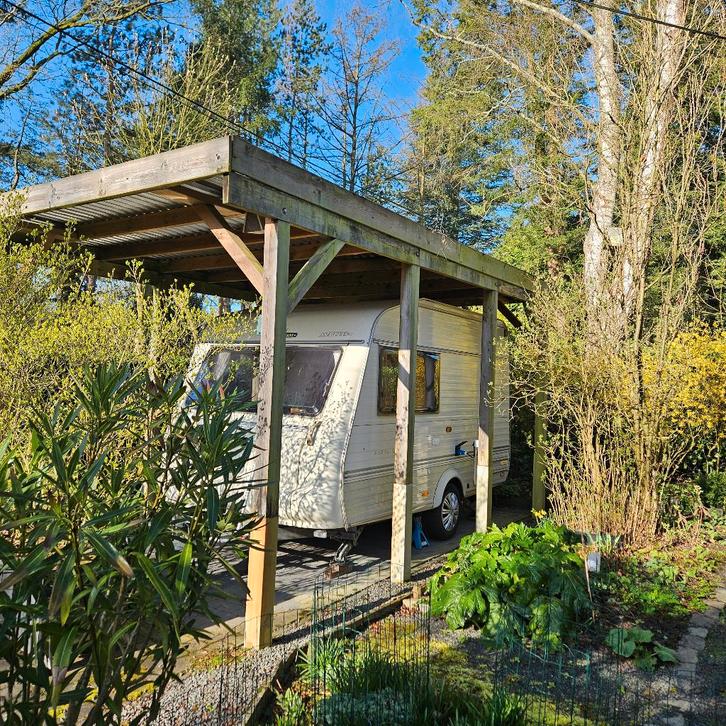 Caravan, Caravanes & Camping, Caravanes, Particulier, jusqu'à 3, 750 - 1000 kg, Siège standard, Avento, Coin salon convertible