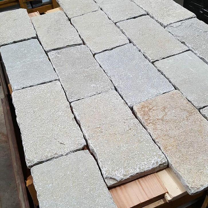 CATHÉDRALE DE DALLES PAVES - VÉRITABLE PIERRE NATURELLE., Antiquités & Art, Antiquités | Assiettes décoratives & Carrelages, Enlèvement