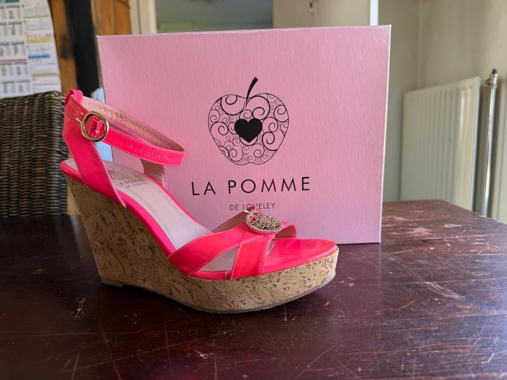Dames schoen, merk La Pomme,  maat 40, zo goed als nieuw, Ophalen