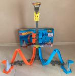 Hot Wheels GRW39 Kit de Piste de Lancement et de Boucle, Kinderen en Baby's, Ophalen, Zo goed als nieuw, Racebaan, Hot Wheels