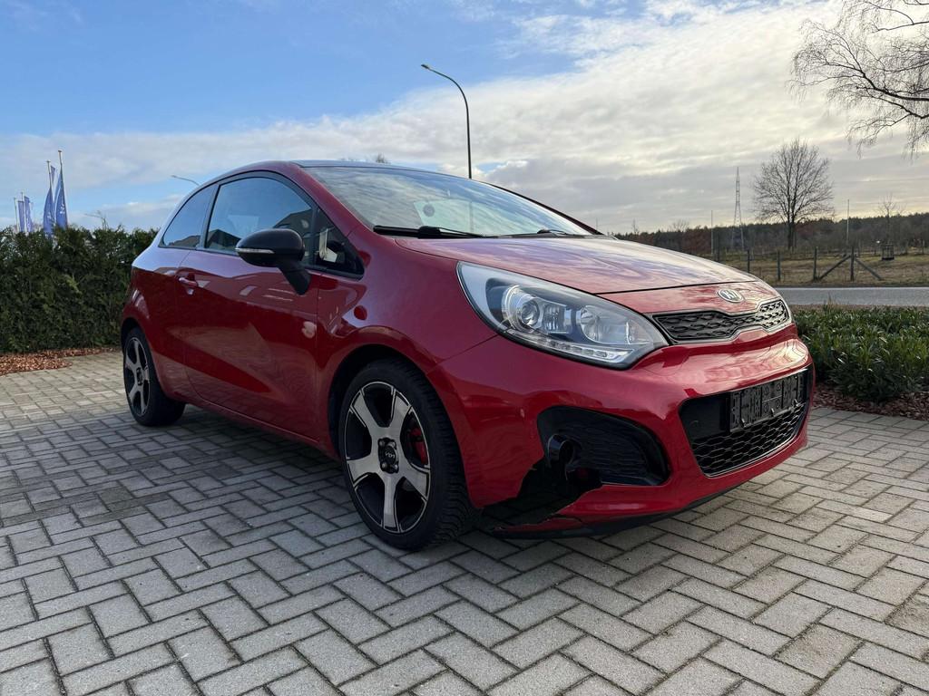 Kia Rio 1.2 Benzine / Uit Overname, Autos, Kia, Rouge, Euro 5, Entreprise, Boîte manuelle