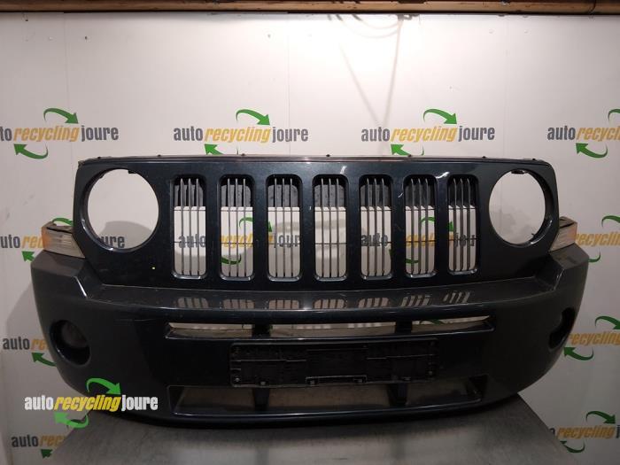 Voorbumper van een Jeep Patriot, Auto-onderdelen, Carrosserie, Bumper, Jeep, Gebruikt, 3 maanden garantie
