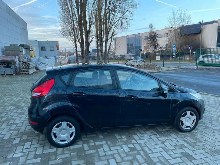 Ford fiesta 2011 en tres bonne etat, Autos, Ford, Fiësta, ABS, Caméra de recul, Phares directionnels, Régulateur de distance, Airbags