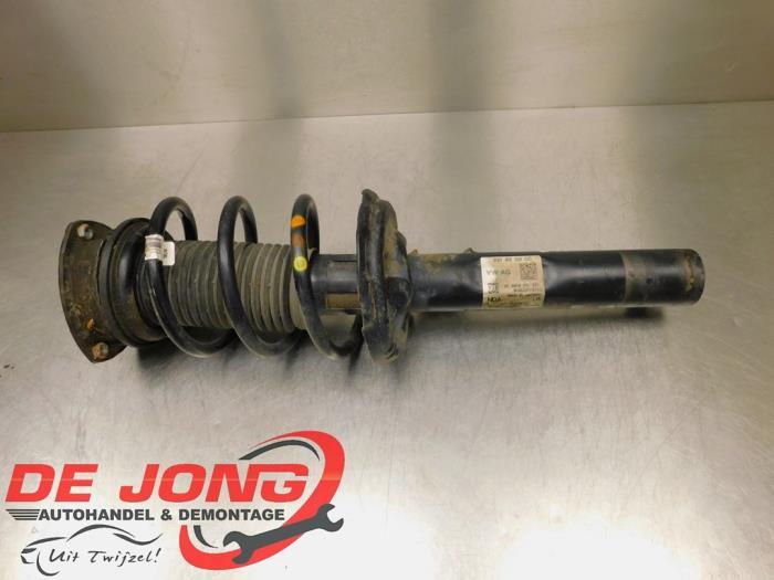 Schokdemperpoot rechts-voor van een Volkswagen Passat, Gebruikt, -, Volkswagen, -