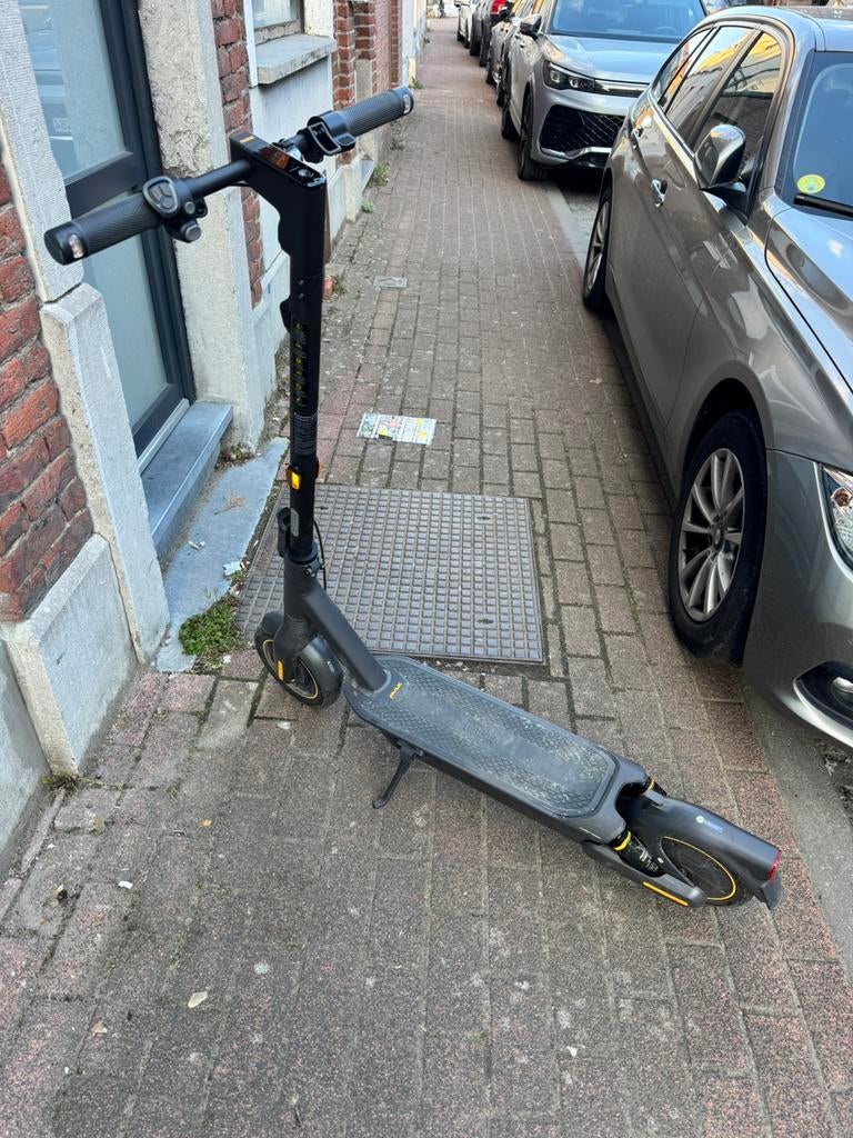 Trottinette électrique Ninebot – État neuf (15 jours), Fietsen en Brommers, Steps, Zo goed als nieuw, Ophalen of Verzenden