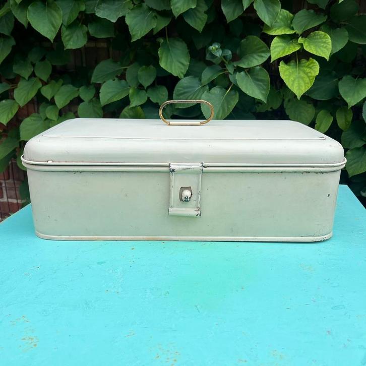 Oude metalen broodtrommel / brooddoos / opbergdoos, Antiek en Kunst, Antiek | Keukengerei, Ophalen of Verzenden