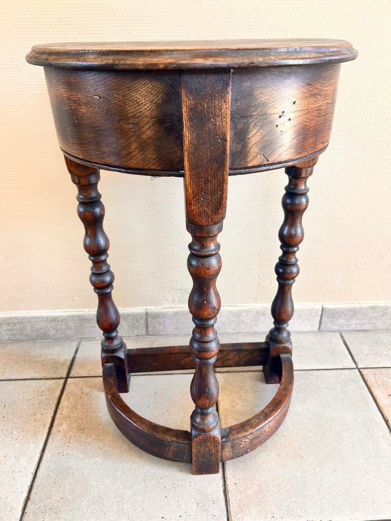 Table d'appoint teintée foncée, Enlèvement