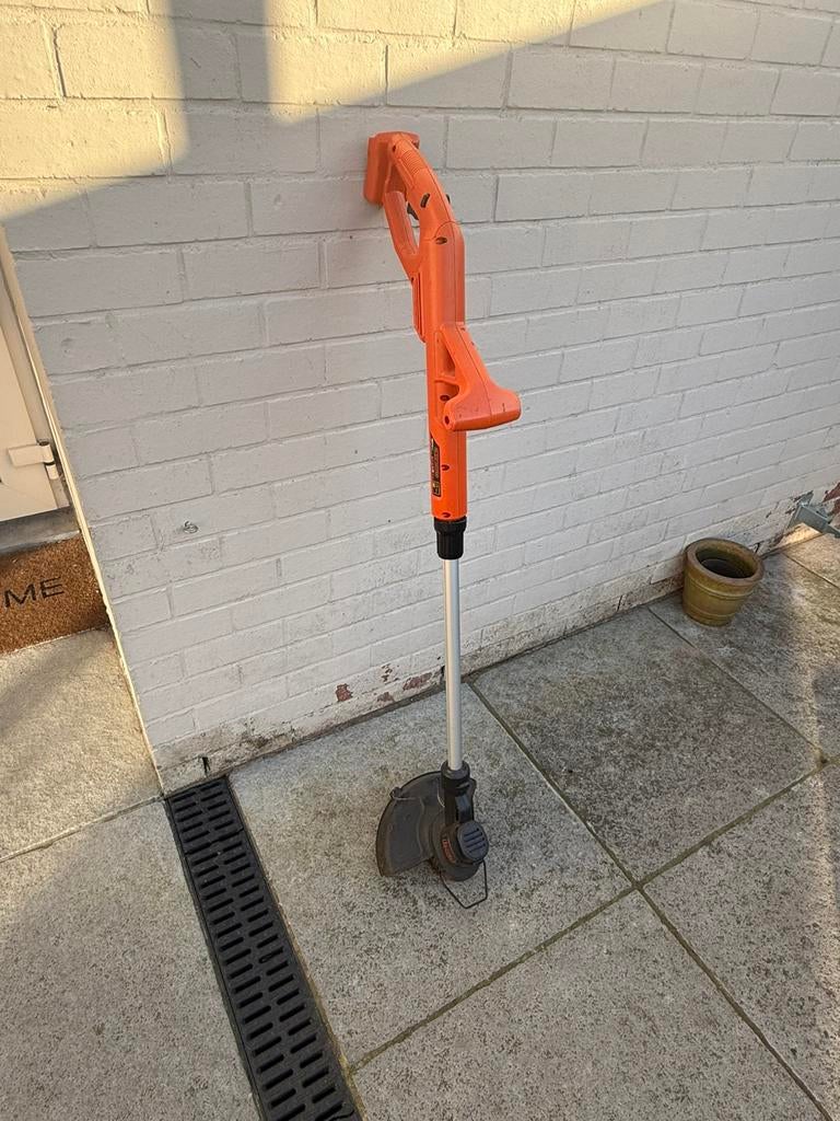 Black+Decker Accu Kantenmaaier Grastrimmer + 2 batterijen, Tuin en Terras, Ophalen, Gebruikt, Accu