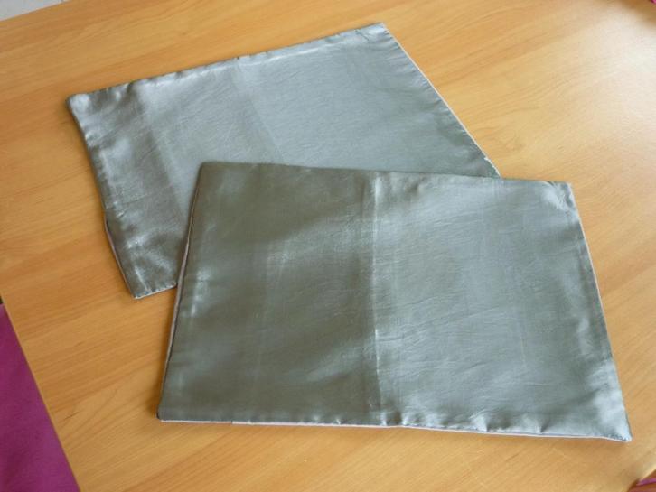 Set van 2 rechthoekige satijnen grijze mat kussenslopen, Maison & Meubles, Accessoires pour la Maison | Coussins, Gris, Enlèvement ou Envoi