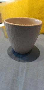 bloempotje potje vuil witte kleur ruwe matte structtur, Enlèvement ou Envoi, Moins de 25 cm, Comme neuf, Intérieur