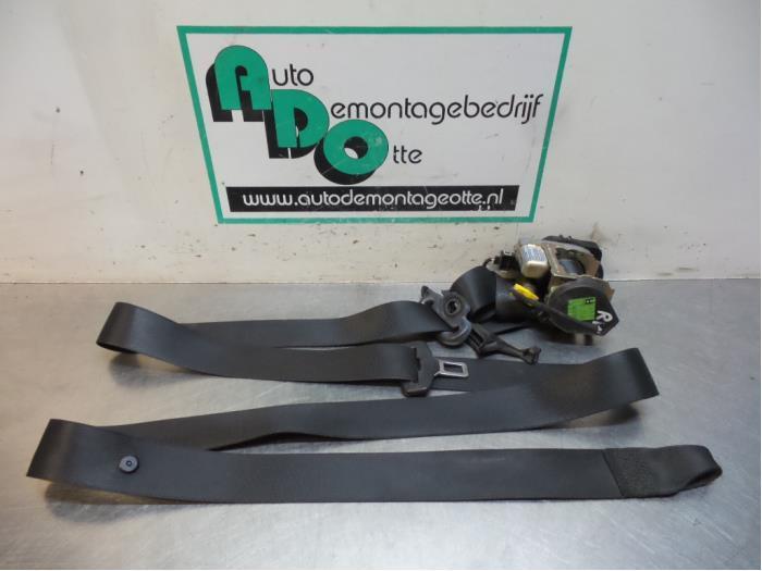 Ceinture de sécurité avant droite d'un Mercedes CLK (CLK 9, Autos : Pièces & Accessoires, Habitacle & Garnissage, Mercedes-Benz