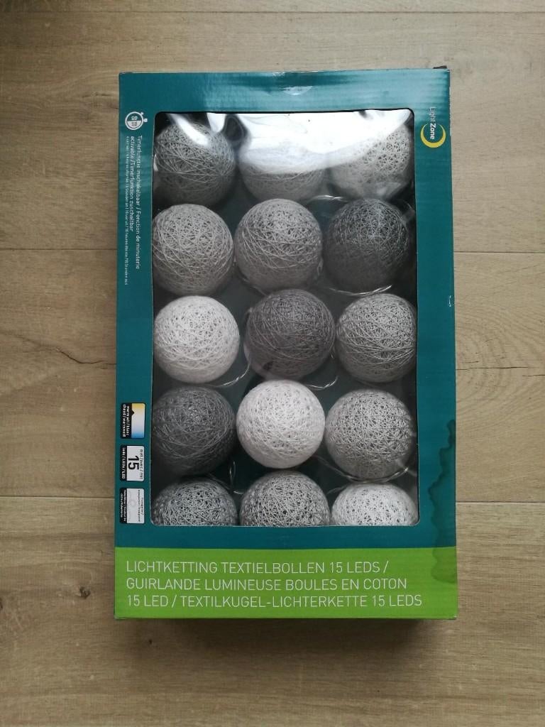 Lichtketting textielbollen 15 leds [Nieuw in de doos], Ophalen of Verzenden, Nieuw, Led-lamp