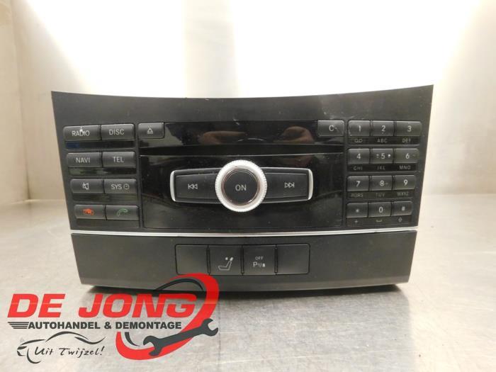 Radio d'un Mercedes E-Klasse, Autos : Pièces & Accessoires, 3 mois de garantie, Utilisé, -, -