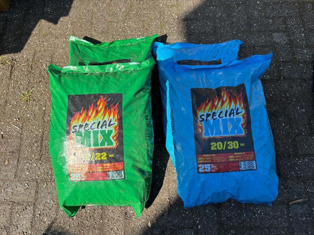 2x 2 zakken kolen 25 kg, Huis en Inrichting, Kachels, Ophalen, Nieuw, Overige brandstoffen, Kolenkachel