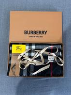 Écharpe Burberry noir, Enlèvement ou Envoi, Neuf, Écharpe