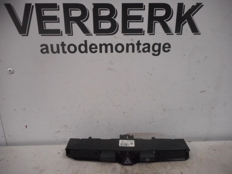 ALARMLICHTEN SCHAKELAAR Astra H GTC (L08) (GM13100105XF), Auto-onderdelen, Dashboard en Schakelaars, Opel, Gebruikt