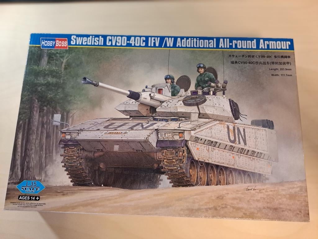 HobbyBoss | Nr. 82475 | 1:35 - Swedish CV90-40C IFV, Hobby & Loisirs créatifs, Modélisme | Voitures & Véhicules, Neuf, Autres marques