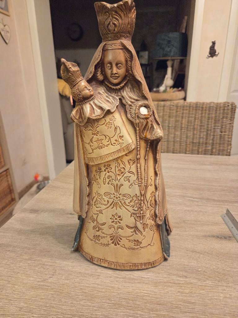 Statue de Marie en plâtre, Enlèvement ou Envoi