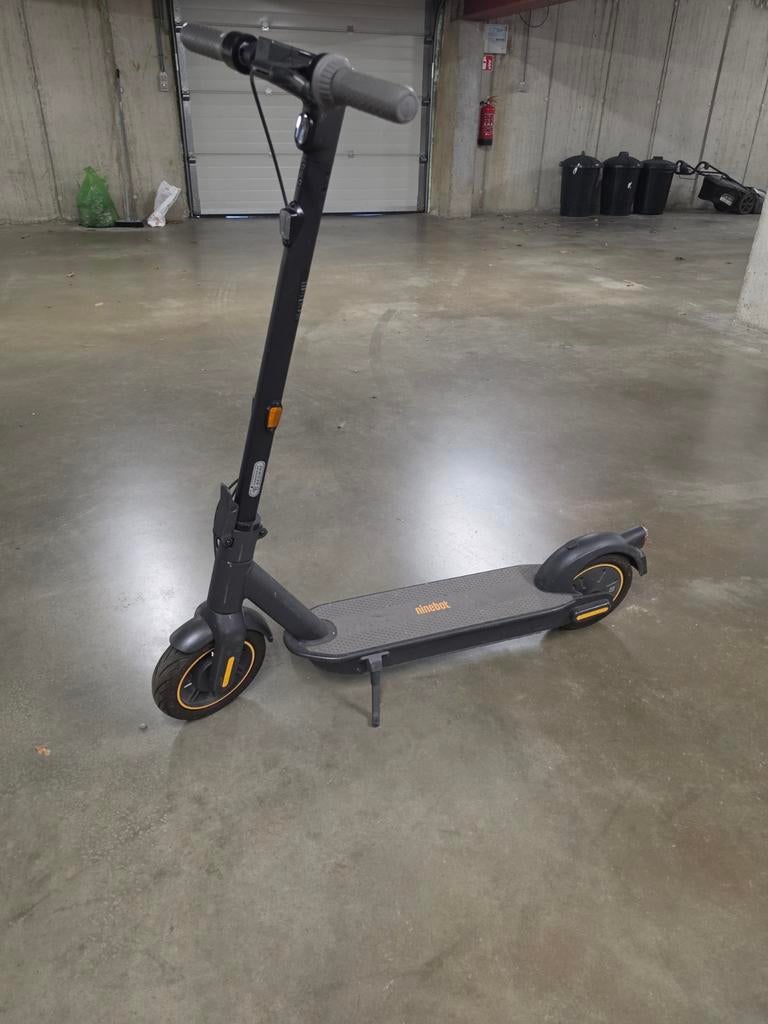 Segway Ninebot max g30 elektrische step, Fietsen en Brommers, Steps, Ophalen
