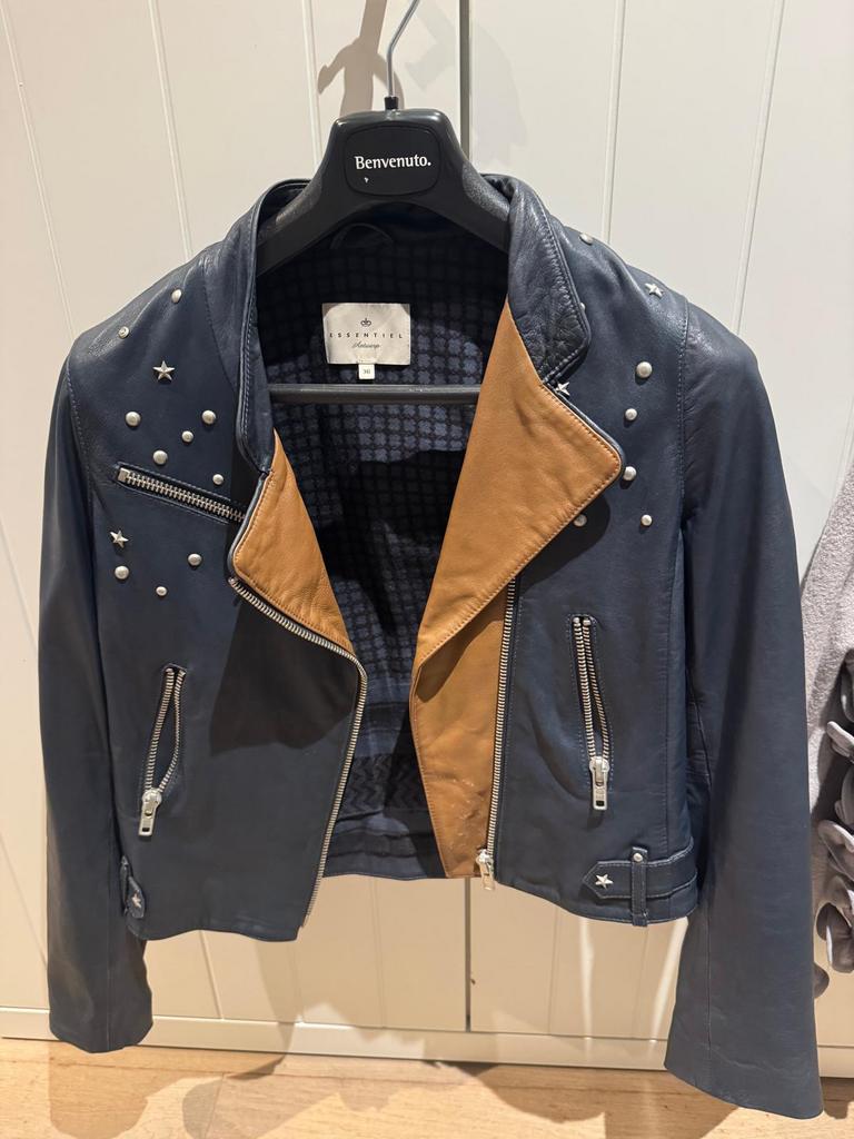 Essentiel Antwerp jas, Ophalen, Gedragen, Jasje