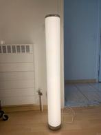 Moderne LED vloerlamp – minimalistisch design, Huis en Inrichting, Lampen | Vloerlampen, Ophalen, Gebruikt, 100 tot 150 cm