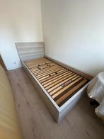 Lit simple moderne + sommier à lattes GRATUIT -très bon état, Enlèvement, Comme neuf, Bois