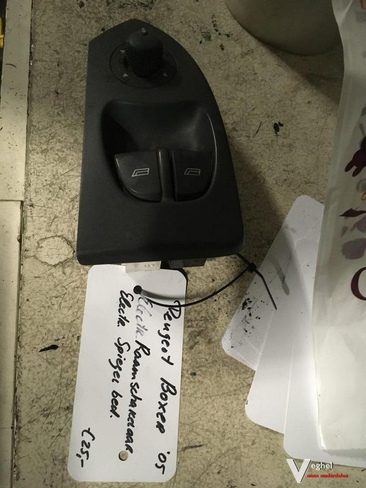 Electr. raamschakelaar en electr.  spiegelbed. peugeot boxer, Auto-onderdelen, Dashboard en Schakelaars, Gebruikt, Ophalen of Verzenden