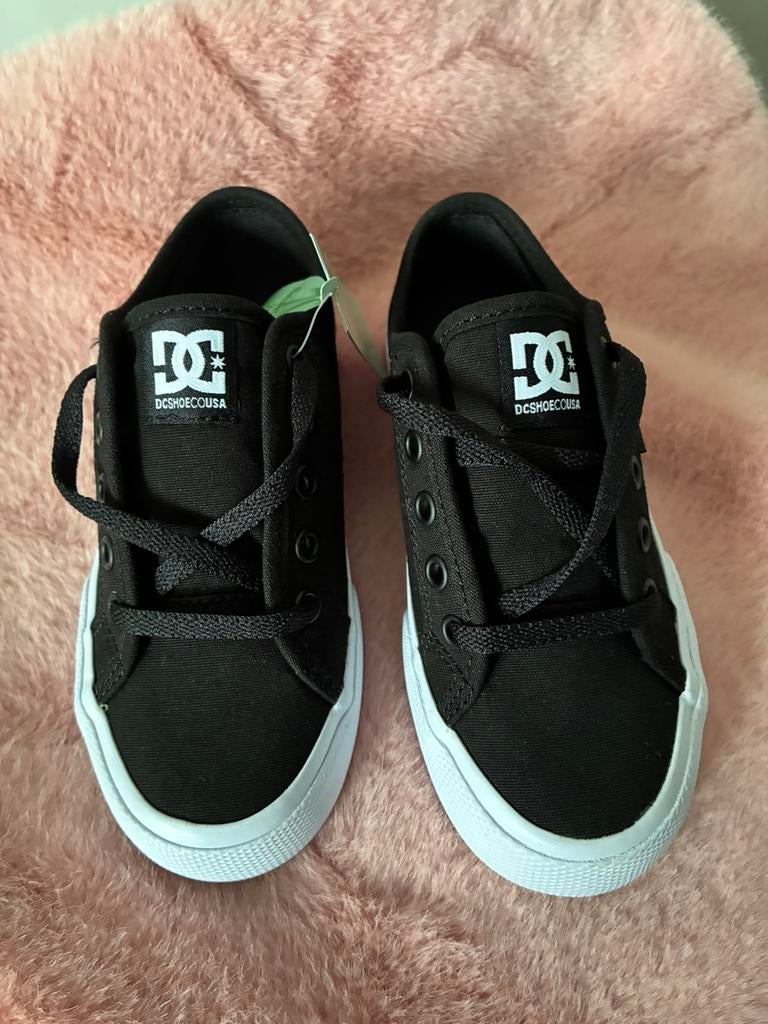 Nouvelles chaussures DC, Enfants & Bébés, Vêtements enfant | Chaussures & Chaussettes, Neuf, Garçon ou Fille, Enlèvement ou Envoi