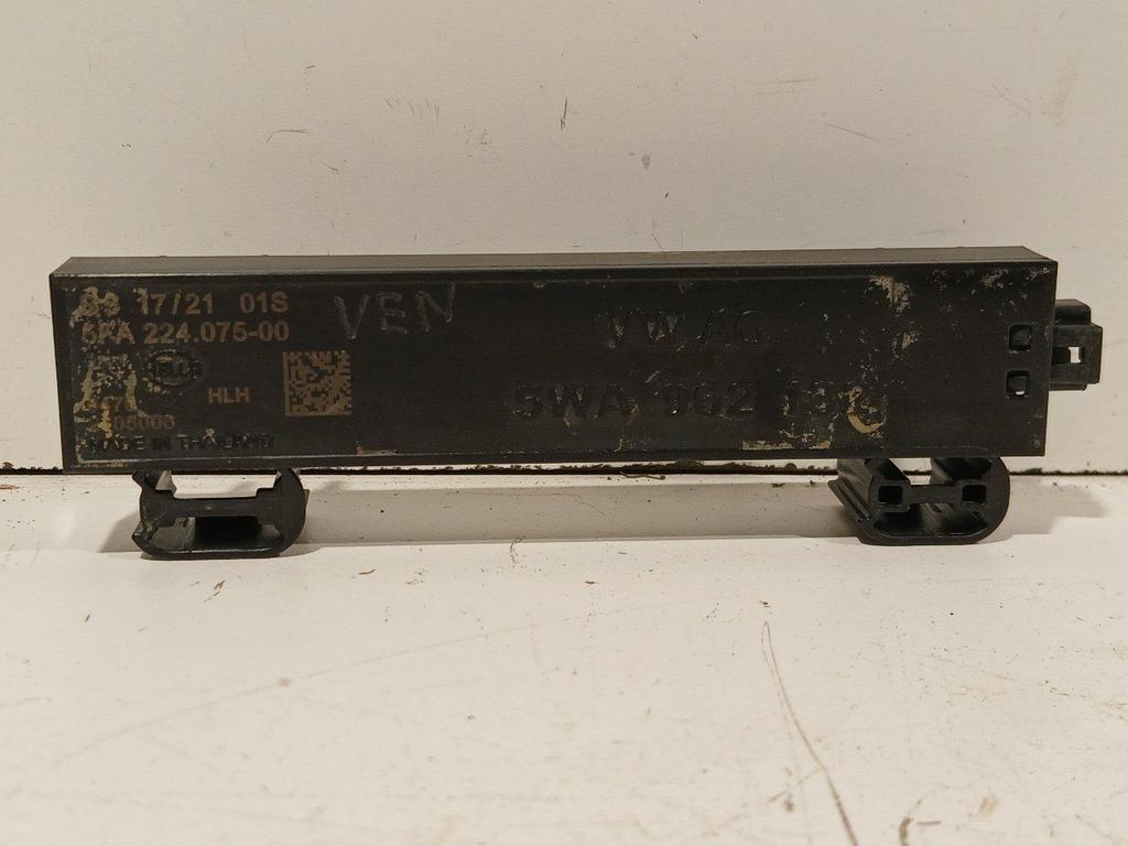 Antenne Volkswagen Golf, Enlèvement ou Envoi, Van der Ven Autorecycling B.V., Onderdelen@venauto.nl, Ettenseweg 76, 4706 PB Roosendaal, The Netherlands