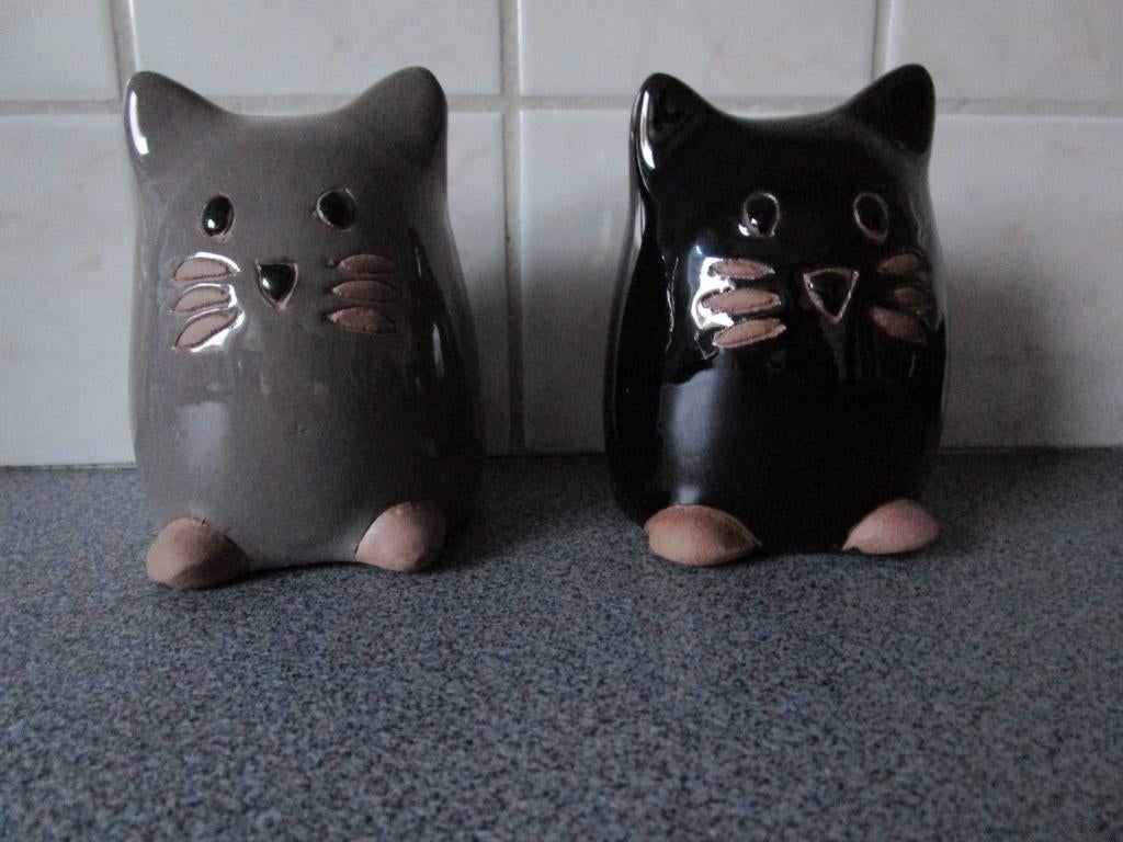 Set de 2 figurines de chat en céramique (8x11cm), Enlèvement ou Envoi, Comme neuf