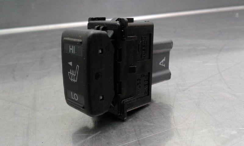 COMMUTATEUR SIEGE CHAUFFANT Nissan Juke (F15), Utilisé, Nissan