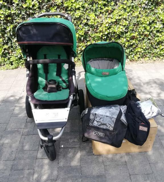 mountain buggy urban jungle, Enfants & Bébés, Buggys, Utilisé, Autres marques, Protection de pluie, Dossier réglable, Ombrelle