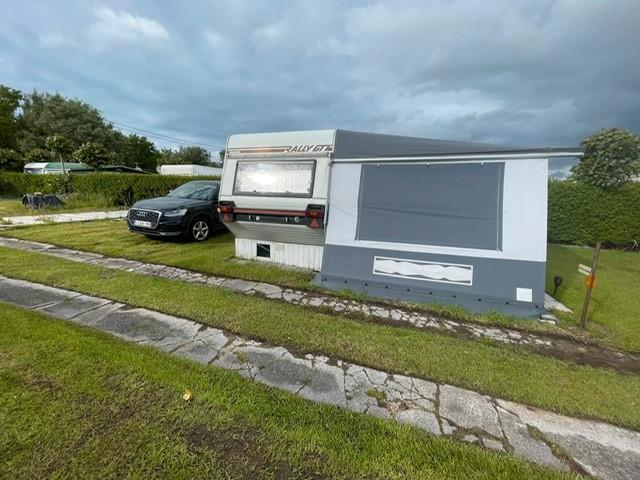 Wintervoortent met caravan Home Car en inboedel, Caravanes & Camping, Caravanes, Particulier, jusqu'à 4, Home-car, Coin salon convertible
