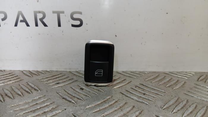 Elektrisch Raam Schakelaar van een Mercedes B-Klasse, Auto-onderdelen, Dashboard en Schakelaars, Mercedes-Benz, Gebruikt, 3 maanden garantie