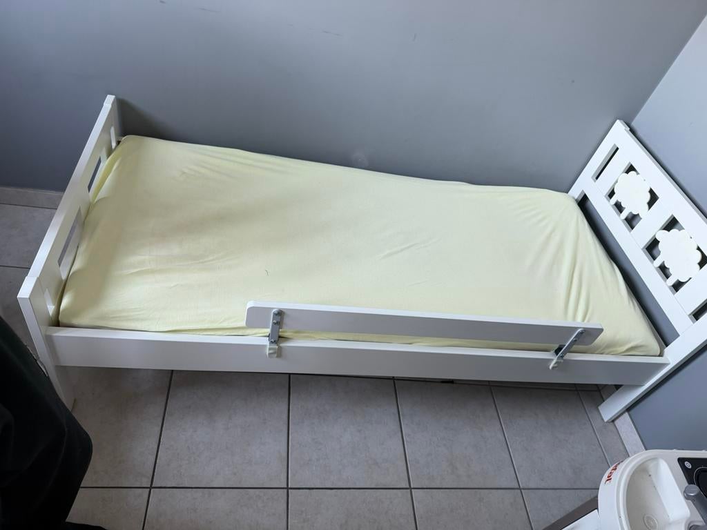 Kinderbedje 50 euro met matras, Enlèvement ou Envoi, Comme neuf, Matelas